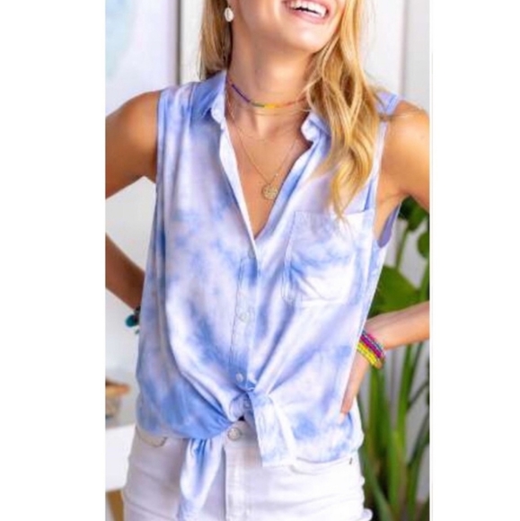 beachlunchlounge Tops - NEW BeachLunchLounge Button Up Tie Dye Hi Lo Top S
